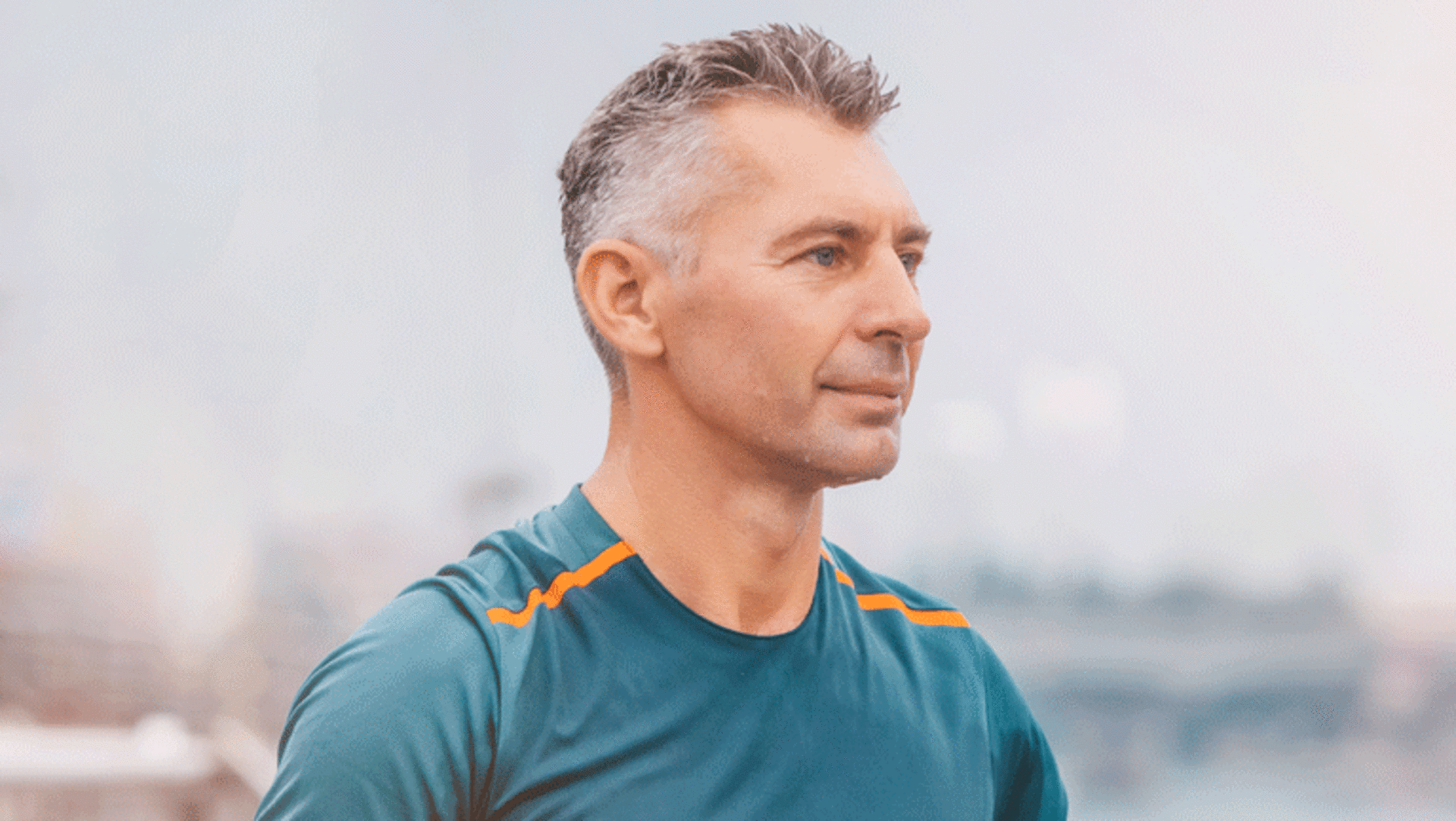 Mann mittleren Alters beim Joggen © Shutterstock