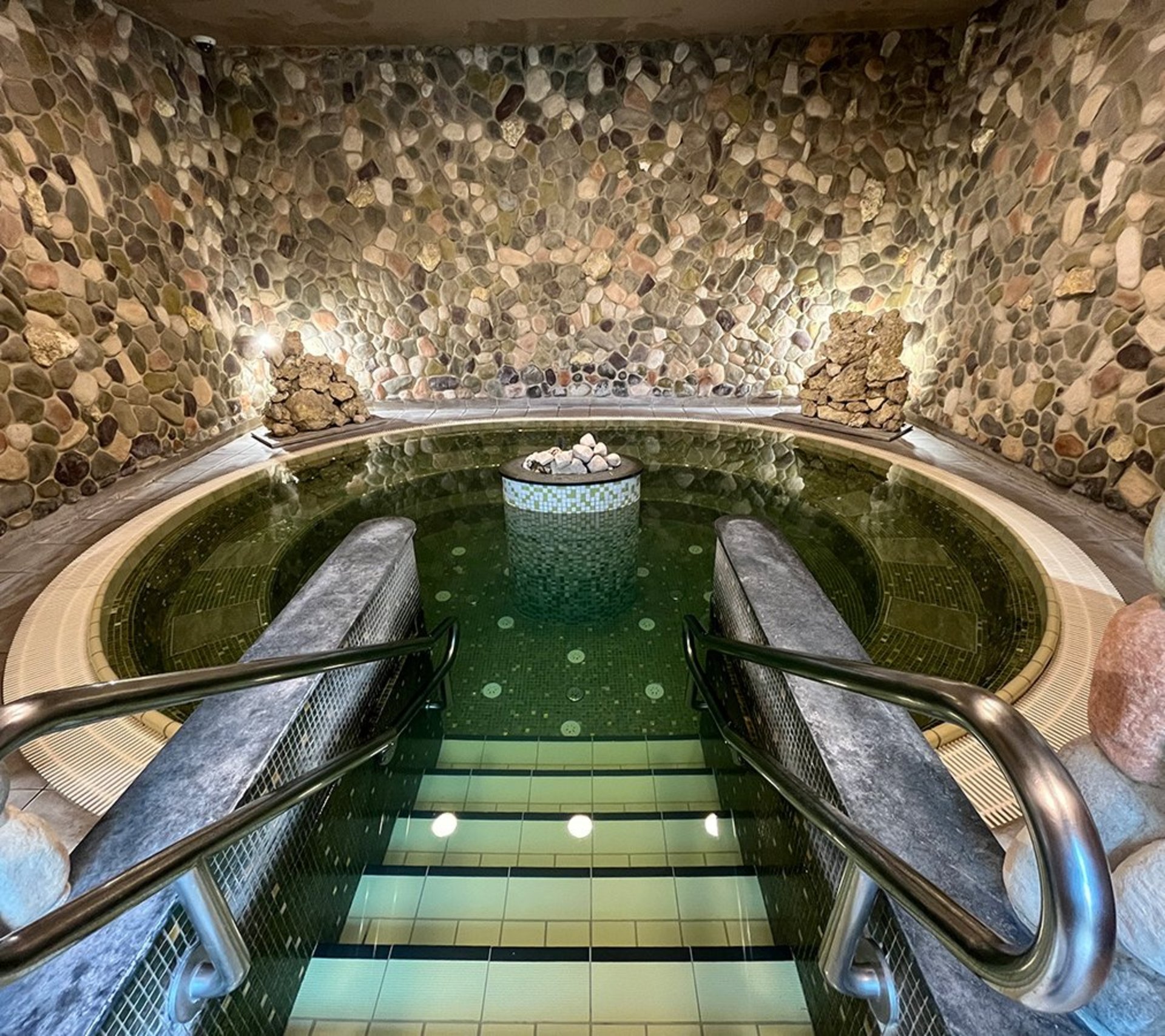 Gesundheitspools in der Südseetherme Bad Schallerbach